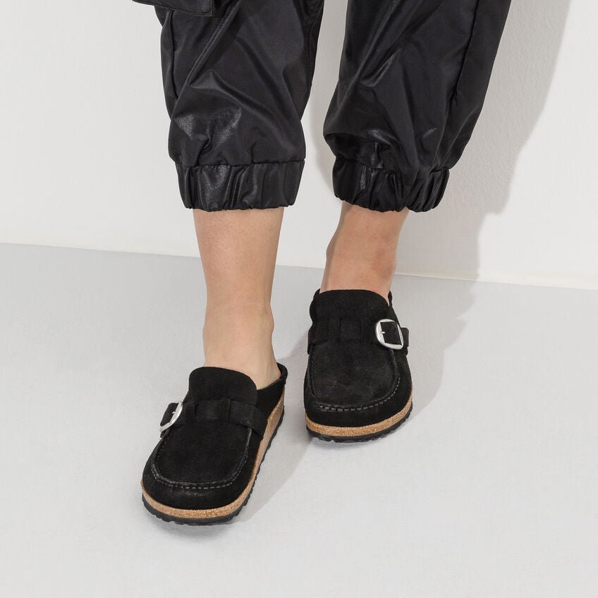 Buckley Round Buckle | Suede | Black - Clog - Birkenstock