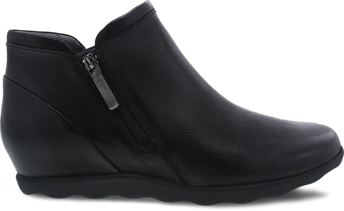 Miki | Burnished Nubuck | Black - Boot - Dansko