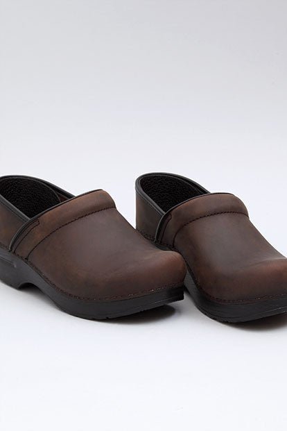 Professional Oiled | Women | Antique Brown/Black - Clog - Dansko