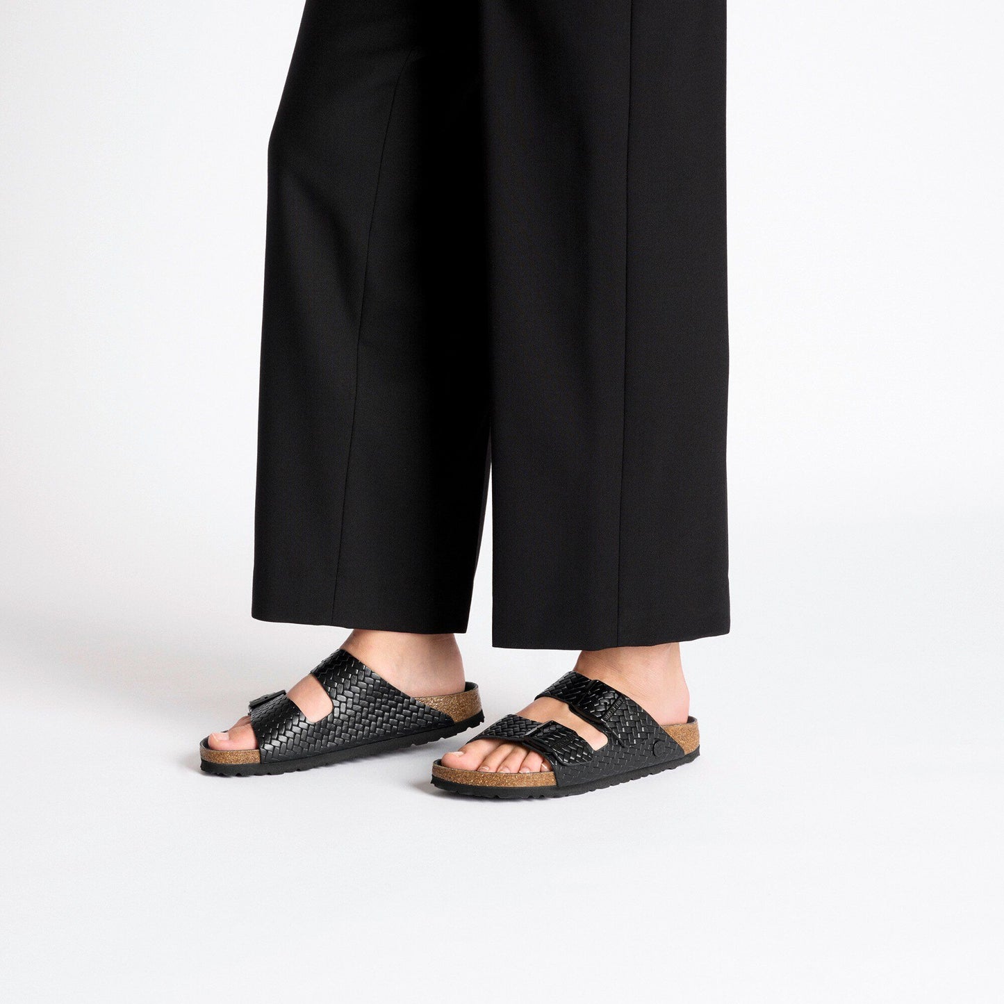 Arizona | Leather | Woven Embossed Black