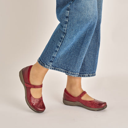 Stacy | Waxy Burnished | Red
