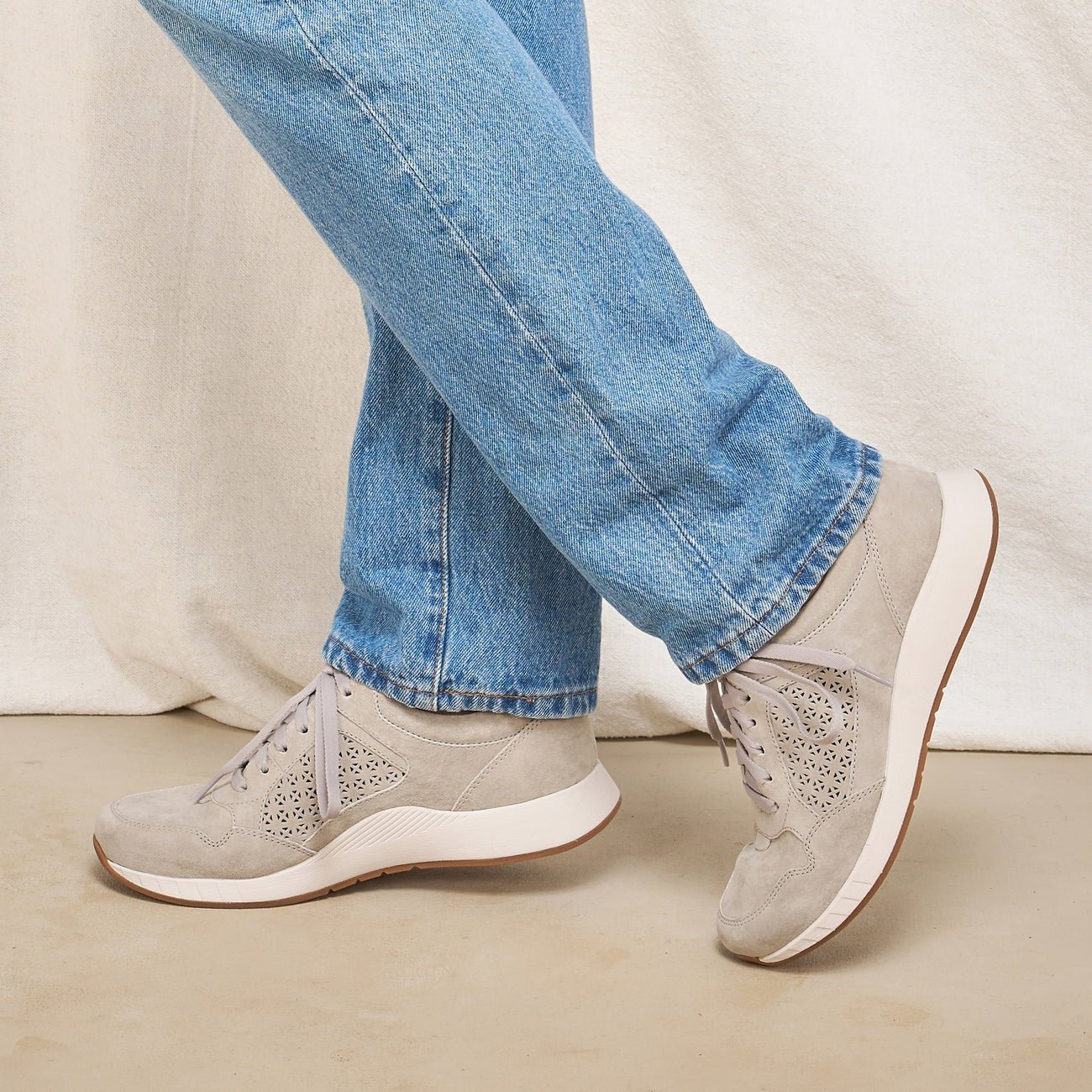 Catie | Suede | Grey - shoe - Dansko