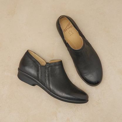 Cheryl | Burnished Nubuck | Black - Boot - Dansko