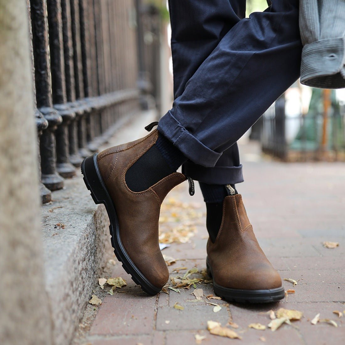 Classic 550 Chelsea Boot 1609 | Leather | Antique Brown - Boot - Blundstone