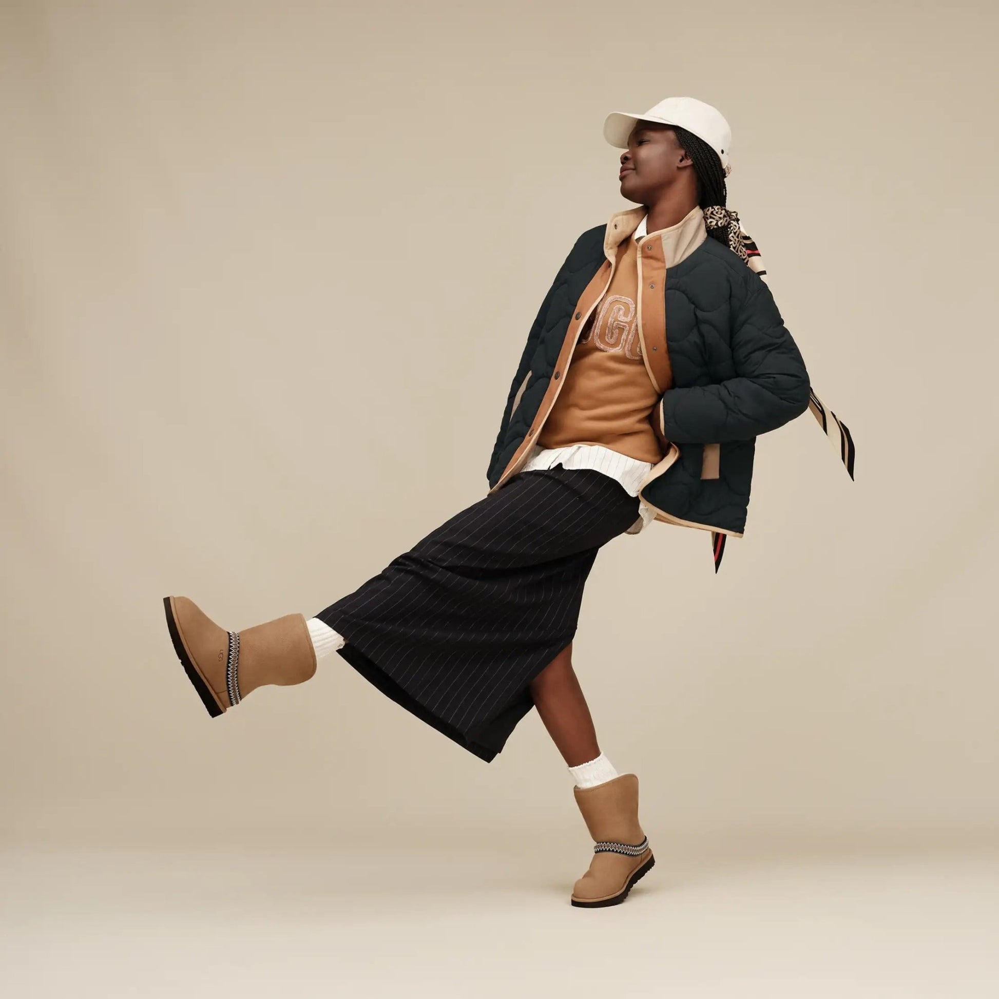 Classic Short Crescent | Women | Suede/Sheepskin | Chestnut - Boot - UGG