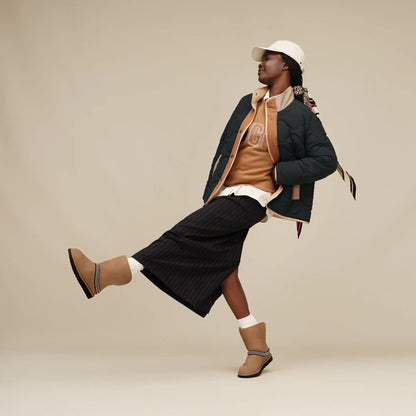 Classic Short Crescent | Women | Suede/Sheepskin | Chestnut - Boot - UGG