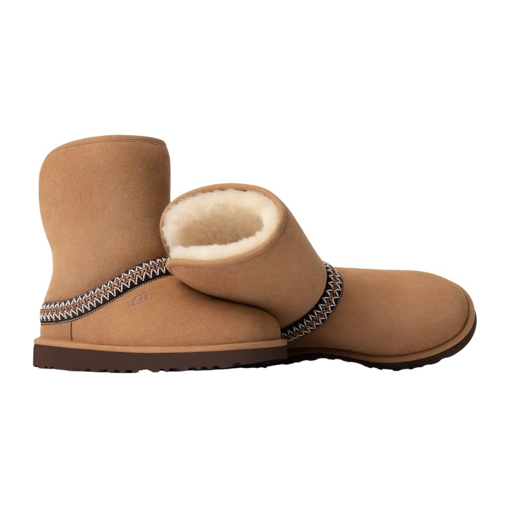 Classic Short Crescent | Women | Suede/Sheepskin | Chestnut - Boot - UGG