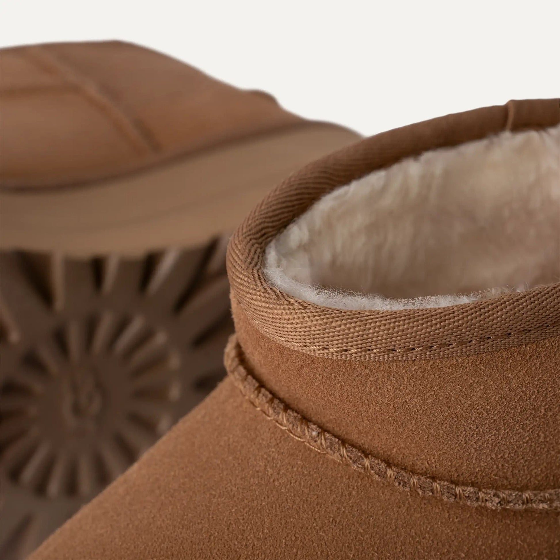 Classic Ultra Mini Platform | Women | Suede/Sheepskin | Chestnut - Boot - UGG