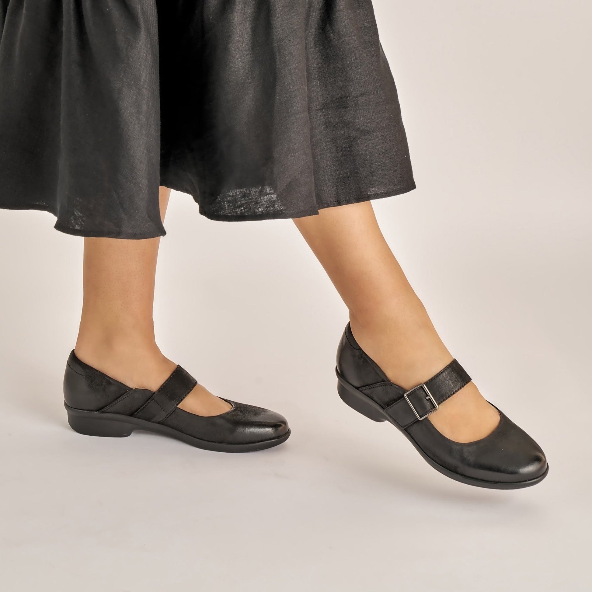 Collette | Burnished Nubuck | Black - Pump - Dansko