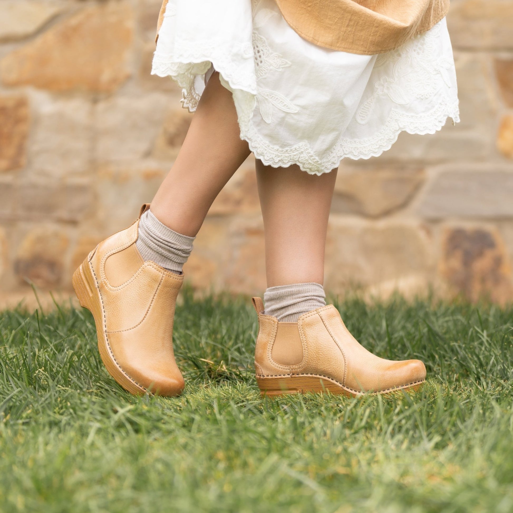 Frankie | Distressed Leather | Honey - Boot - Dansko