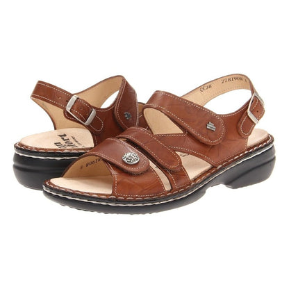 Gomera Soft | Leather| Cognac Plisseelight - sandals - Finn Comfort
