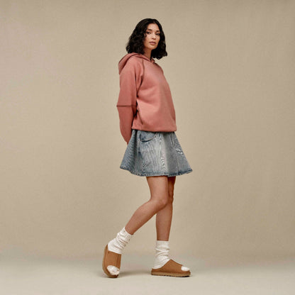 Greenport Slide | Women | Sheepskin | Chestnut - Sandals - UGG