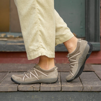 Harlyn | Suede | Walnut - shoe - Dansko
