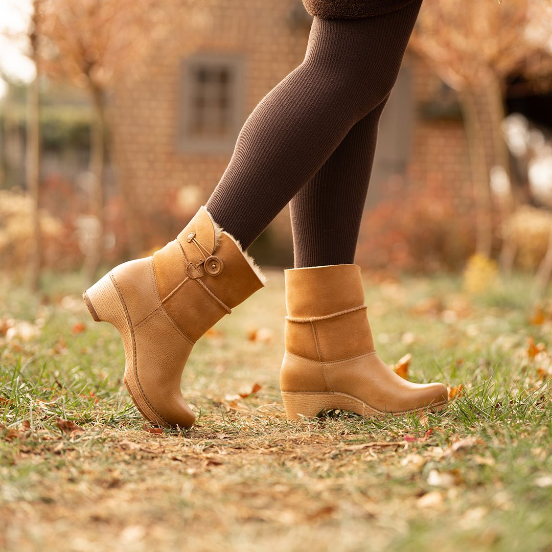 Lillith | Distressed Leather | Honey - Boot - Dansko