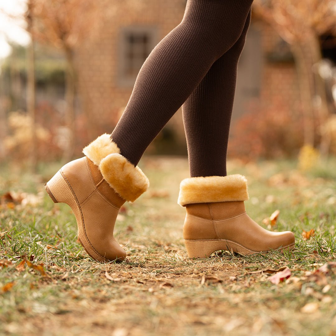 Lillith | Distressed Leather | Honey - Boot - Dansko
