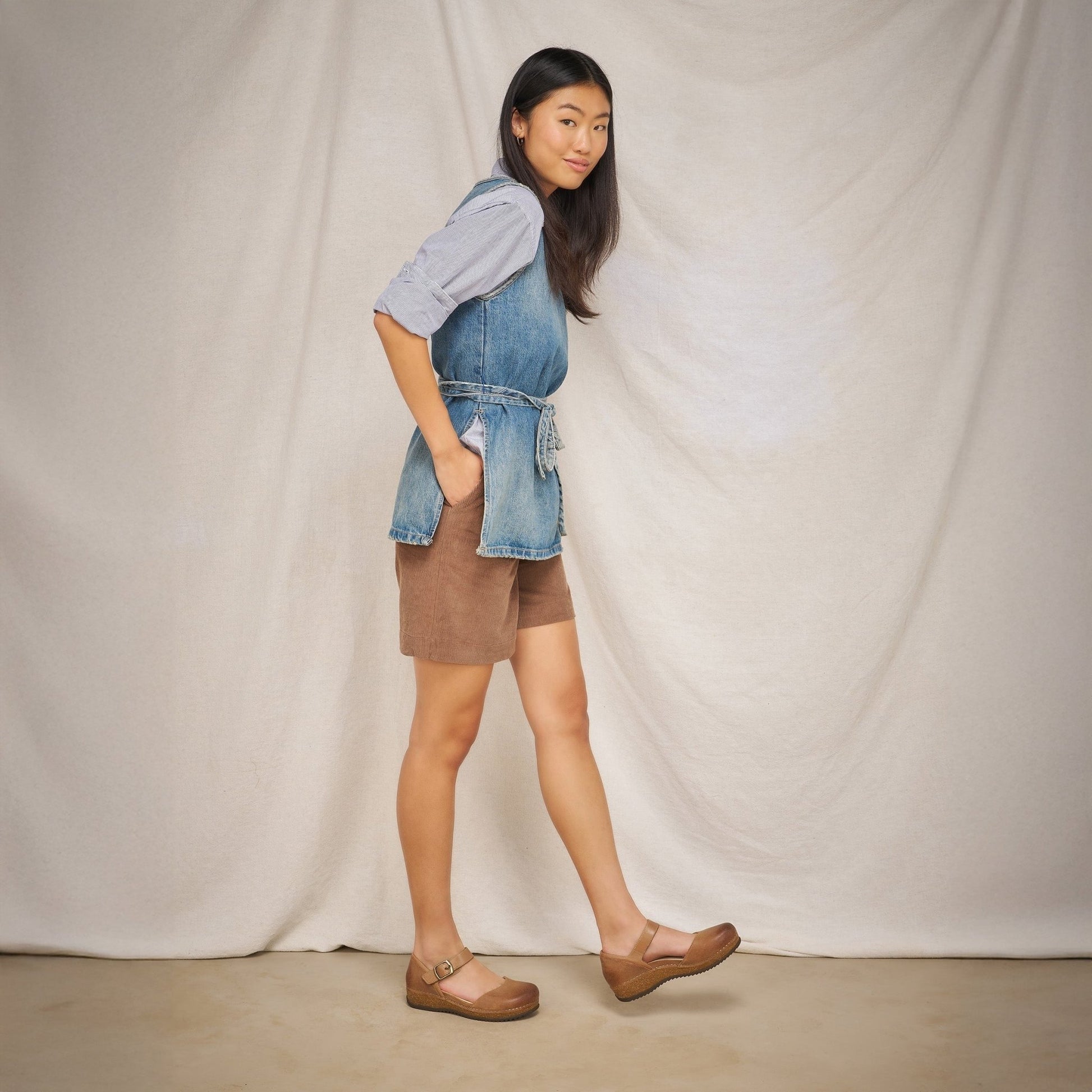 Mae | Burnished Suede | Tan - shoe - Dansko