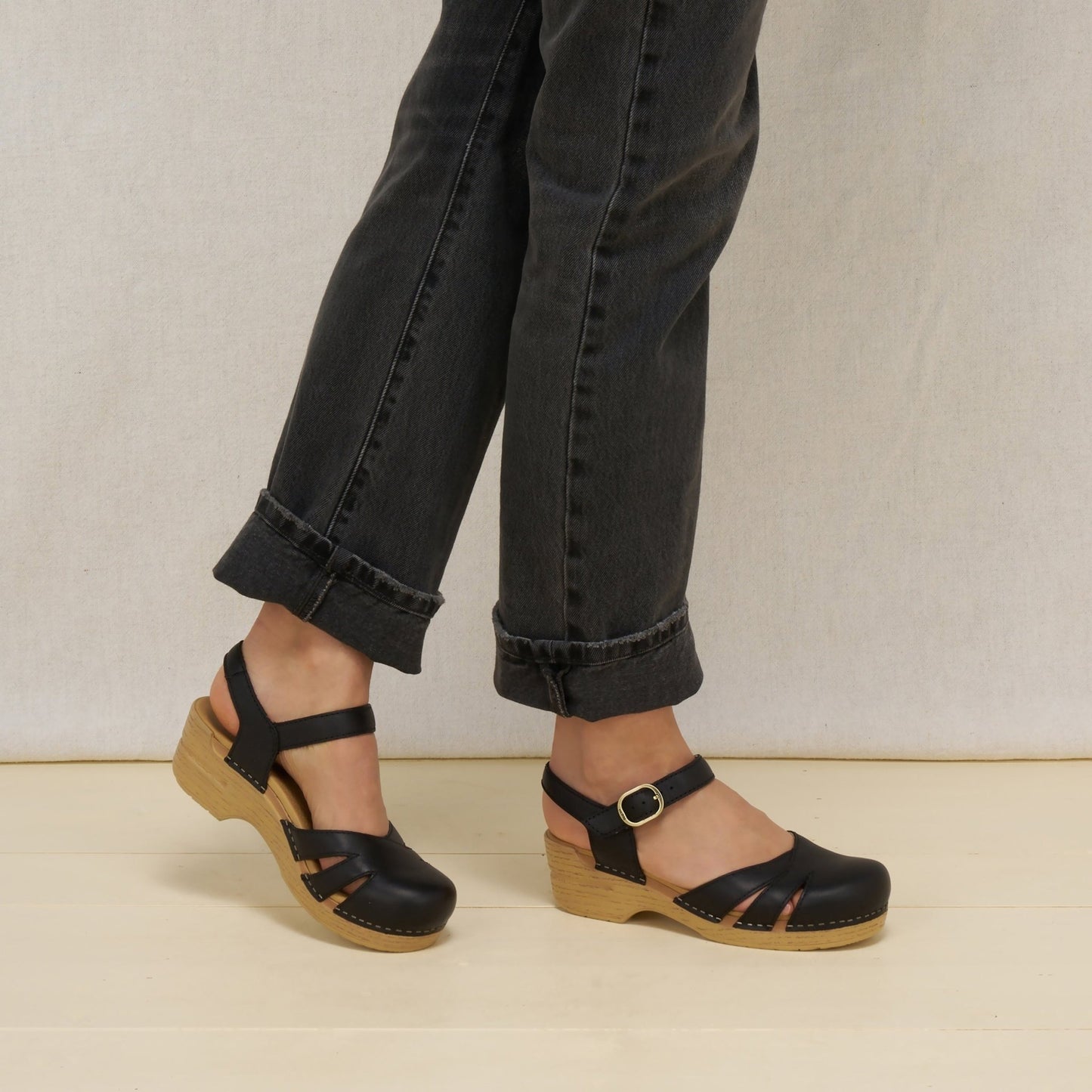 Margreta | Leather | Black - sandals - Dansko