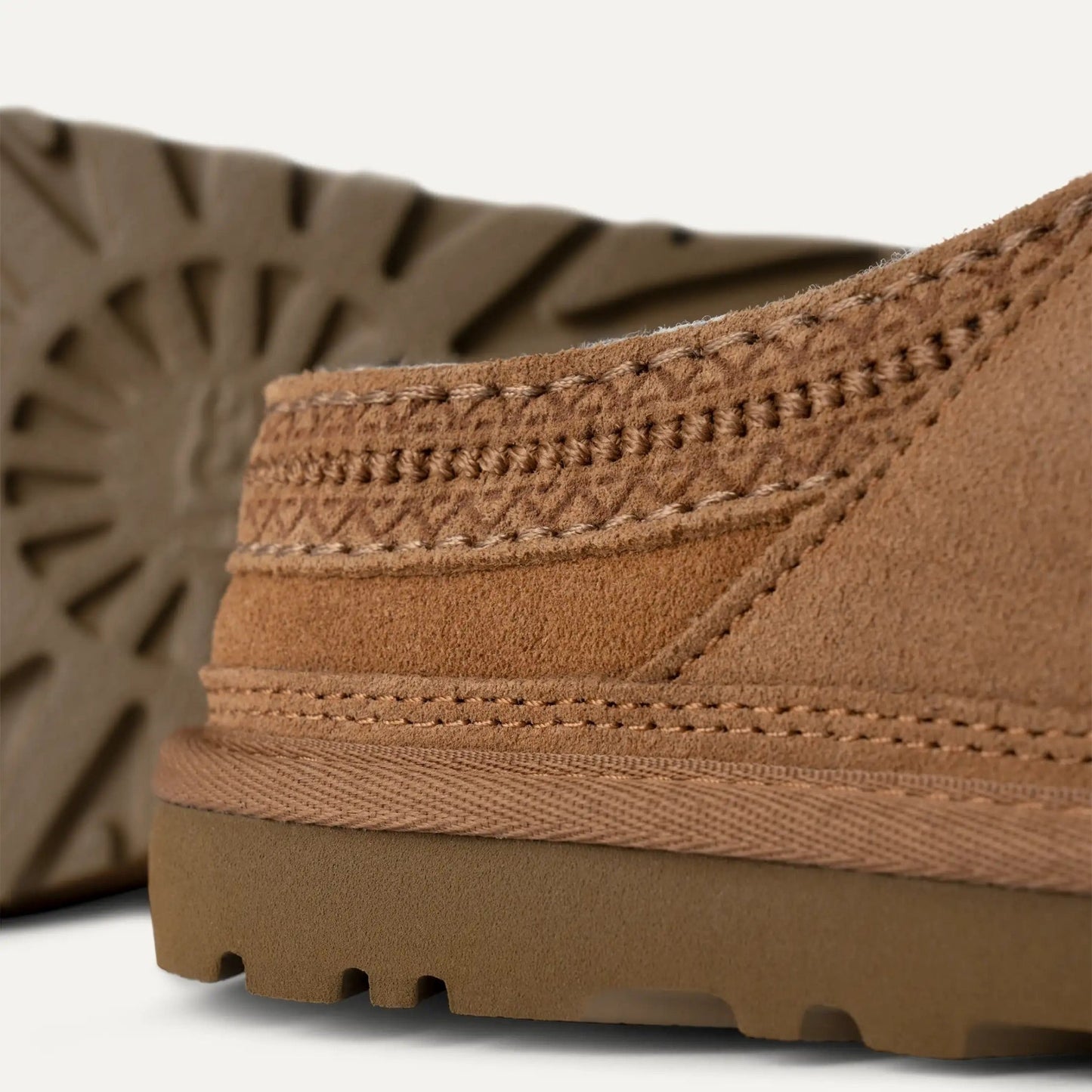 Neuman | Men | Suede/Sheepskin | Chestnut - Slipper - UGG