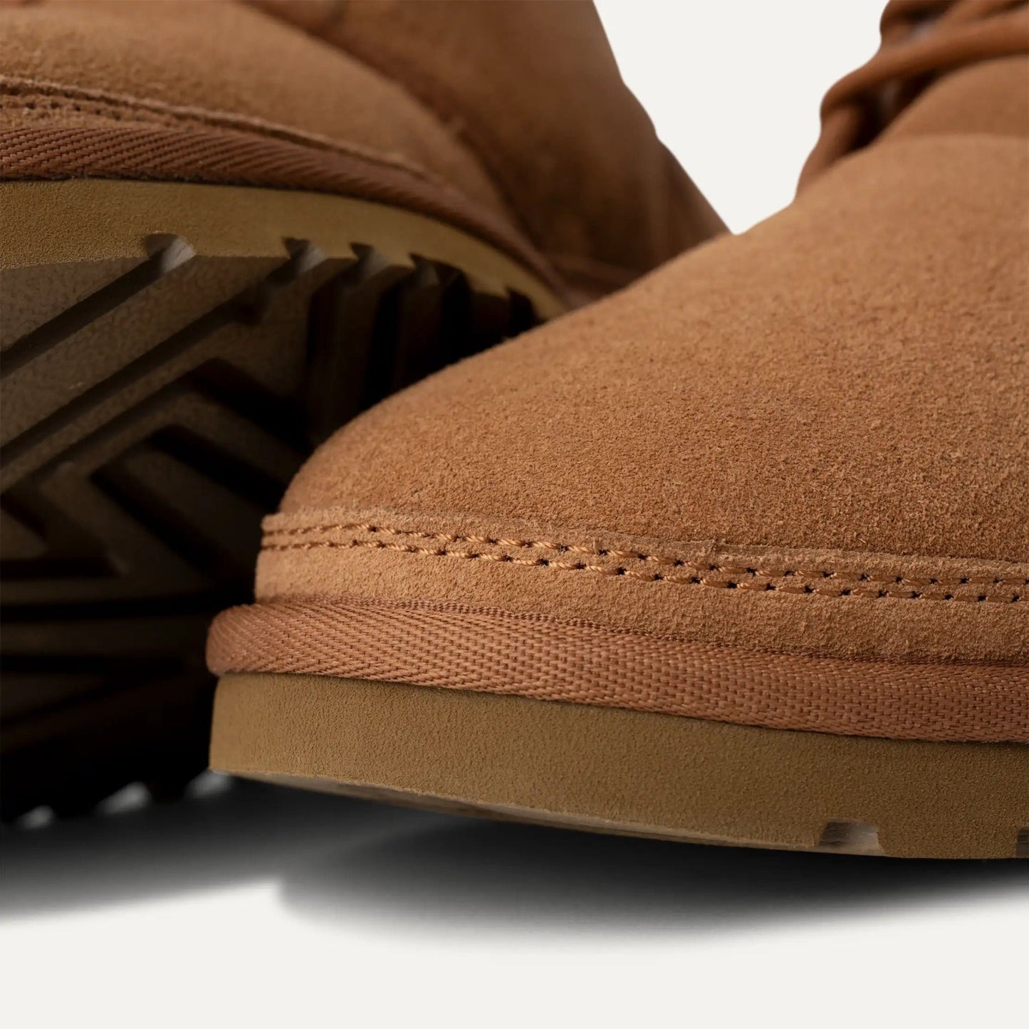 Neumel Shoe | Men | Suede/Sheepskin | Chestnut - Boot - UGG