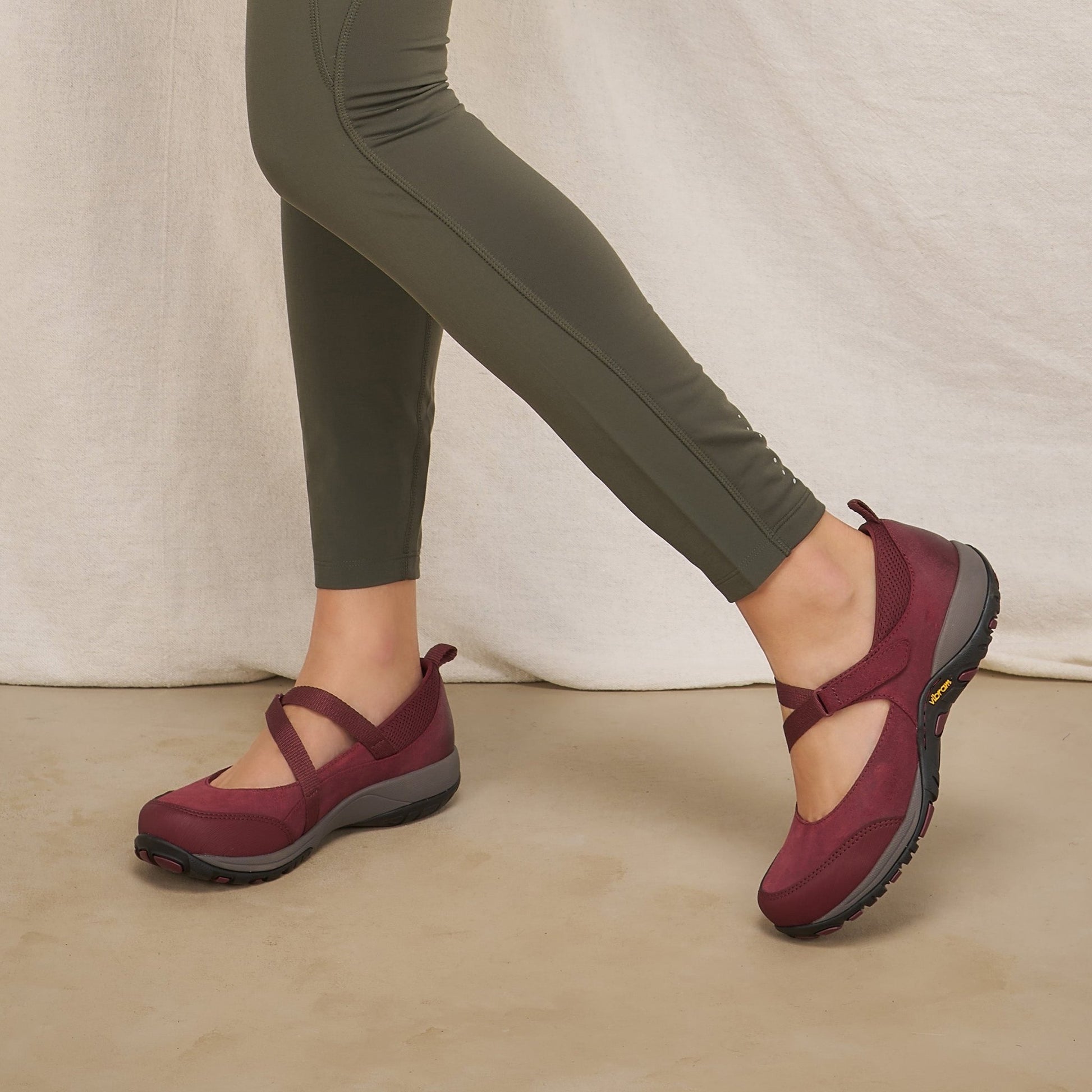 Primrose | Waterproof | Burnished Suede | Wine - shoe - Dansko