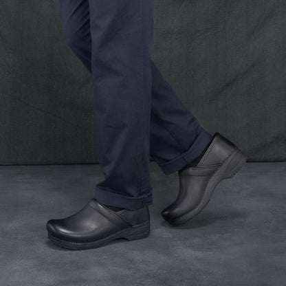 Pro XP 2.0 | Mens | Burnished Nubuck | Black - clog - Dansko