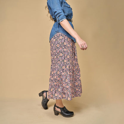 Sassy | Milled Burnished | Black - shoe - Dansko