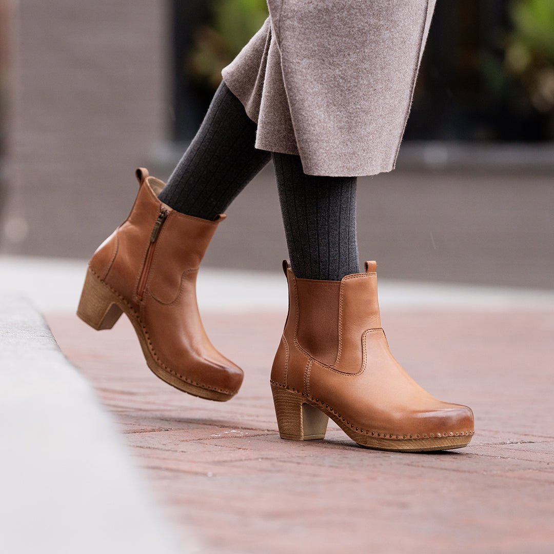 Shayna | Burnished Calf | Luggage - Boot - Dansko