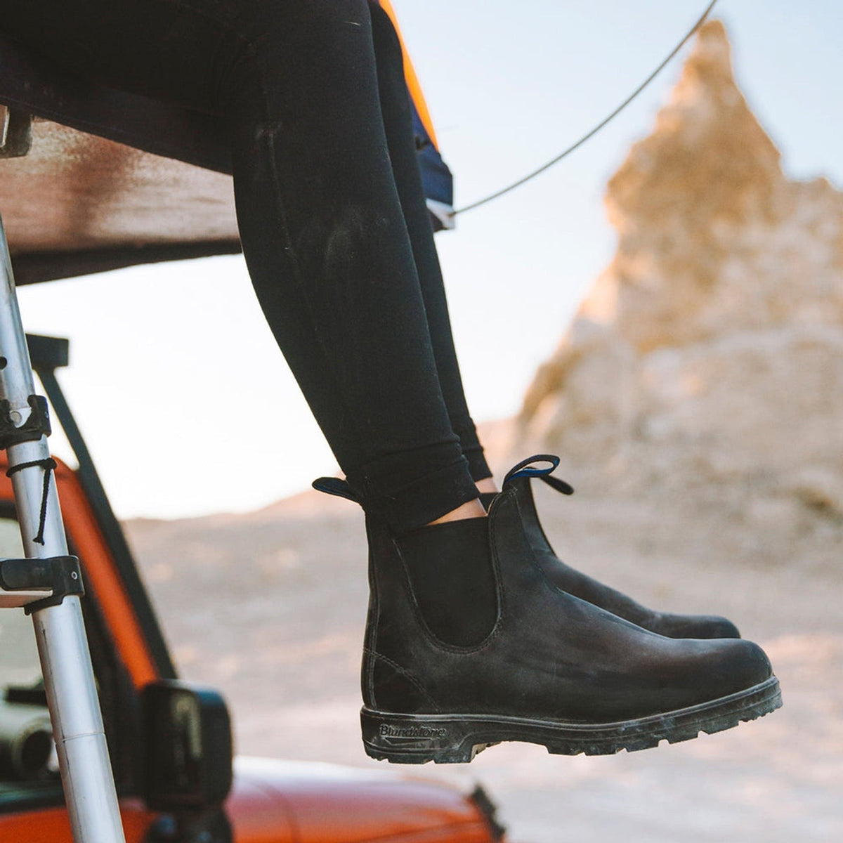 Thermal Chelsea Boot #566 | Leather | Black - Boot - Blundstone
