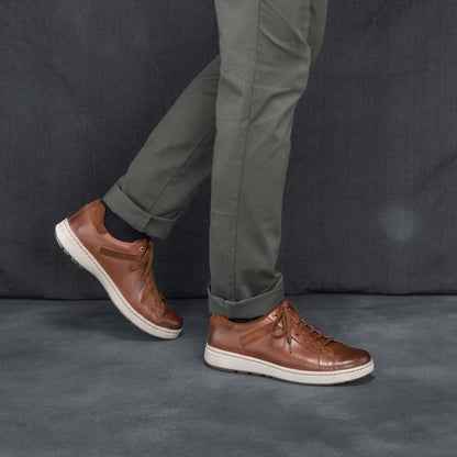 Trevor | Men | Burnished Calf | Tan - shoe - Dansko