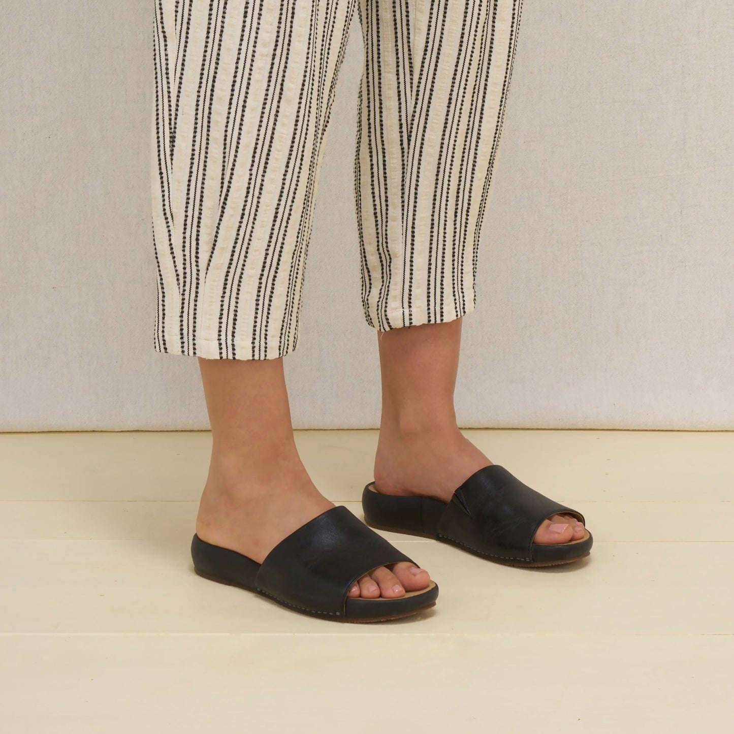 Twyla | Leather | Black - sandals - Dansko