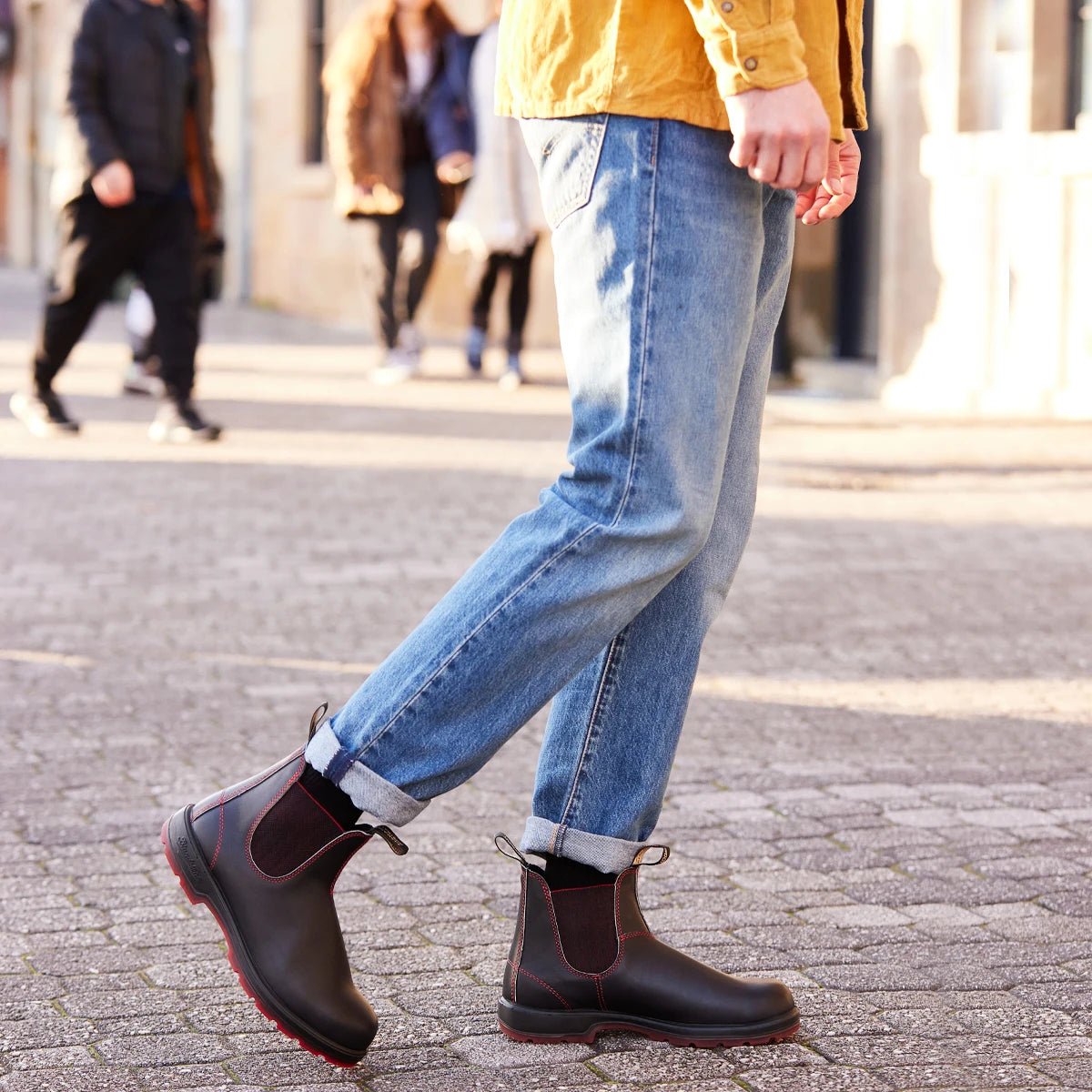 Classic 550 Chelsea Boot | Leather | Black/Red #2343 - Boot - Blundstone