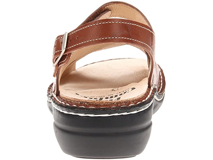 Gomera Soft Classic | Women | Cognac Plisseelight - Sandals - Finn Comfort