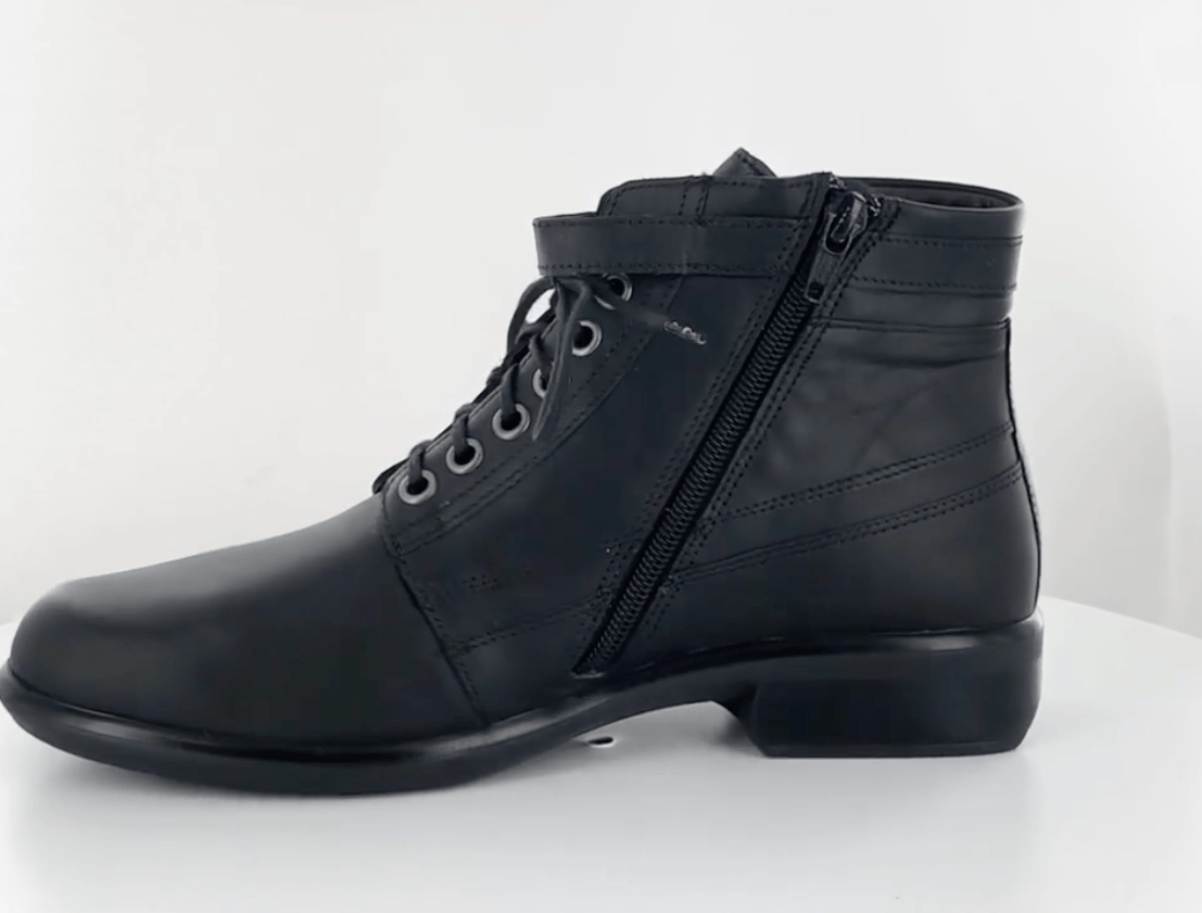 Kona | Water Resistant | Leather | Black - Boot - Naot